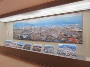 東日本大震災大津波写真展の画像、パネル展示