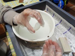 まがたまづくりの様子