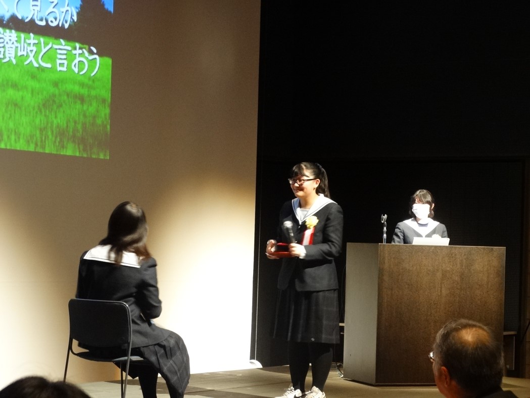 森優さん、杉山耀理さん、黄川田瑠依さん