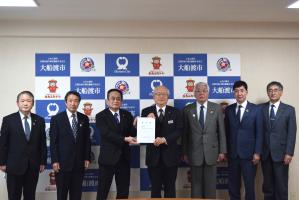 提言提出の様子