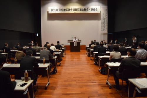 総会の様子