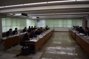 委員会での検討の様子