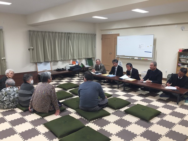 災害公営住宅入居者と意見交換の写真