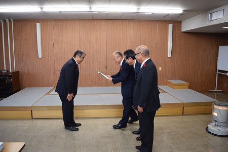 気仙地区議会議員協議会で、岩手県に対する要望活動を行いましたの写真1