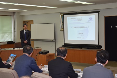 太平洋セメント株式会社大船渡工場の日髙工場長による説明