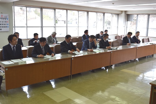 復興特別委員会でまとめた第1次提言書を市に提出しましたの写真1