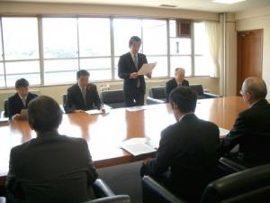 市長への提出1