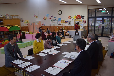 子育て団体との意見交換の様子
