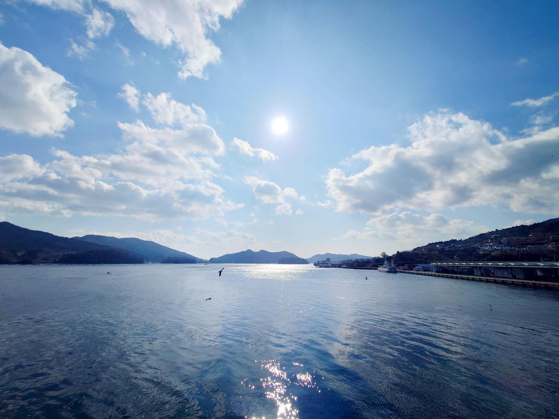 魚市場付近からの大船渡湾の風景画像
