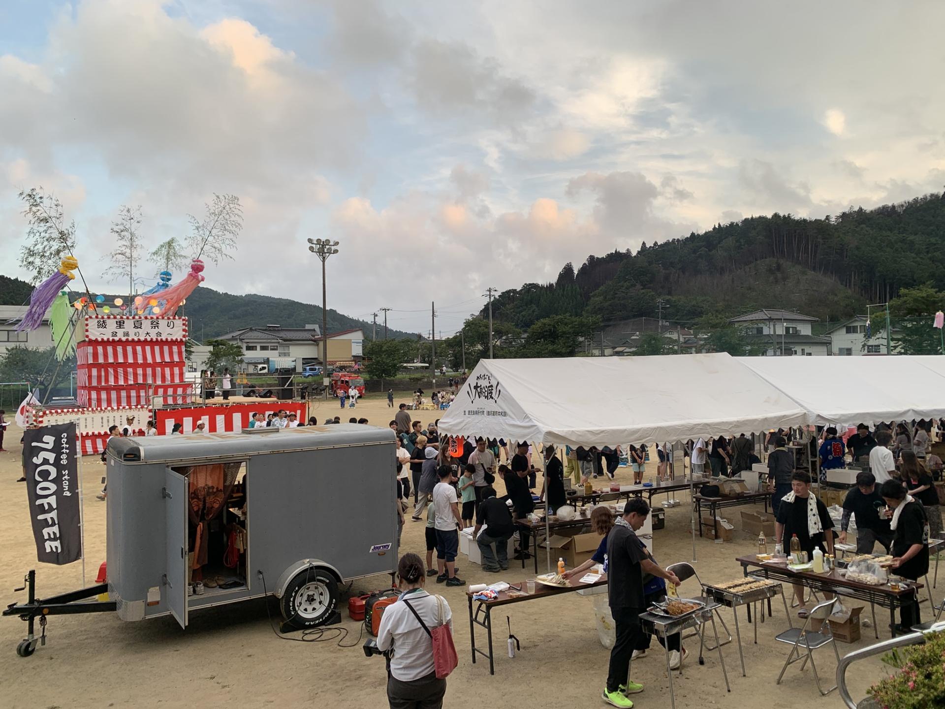 人気のキッチンカーや屋台